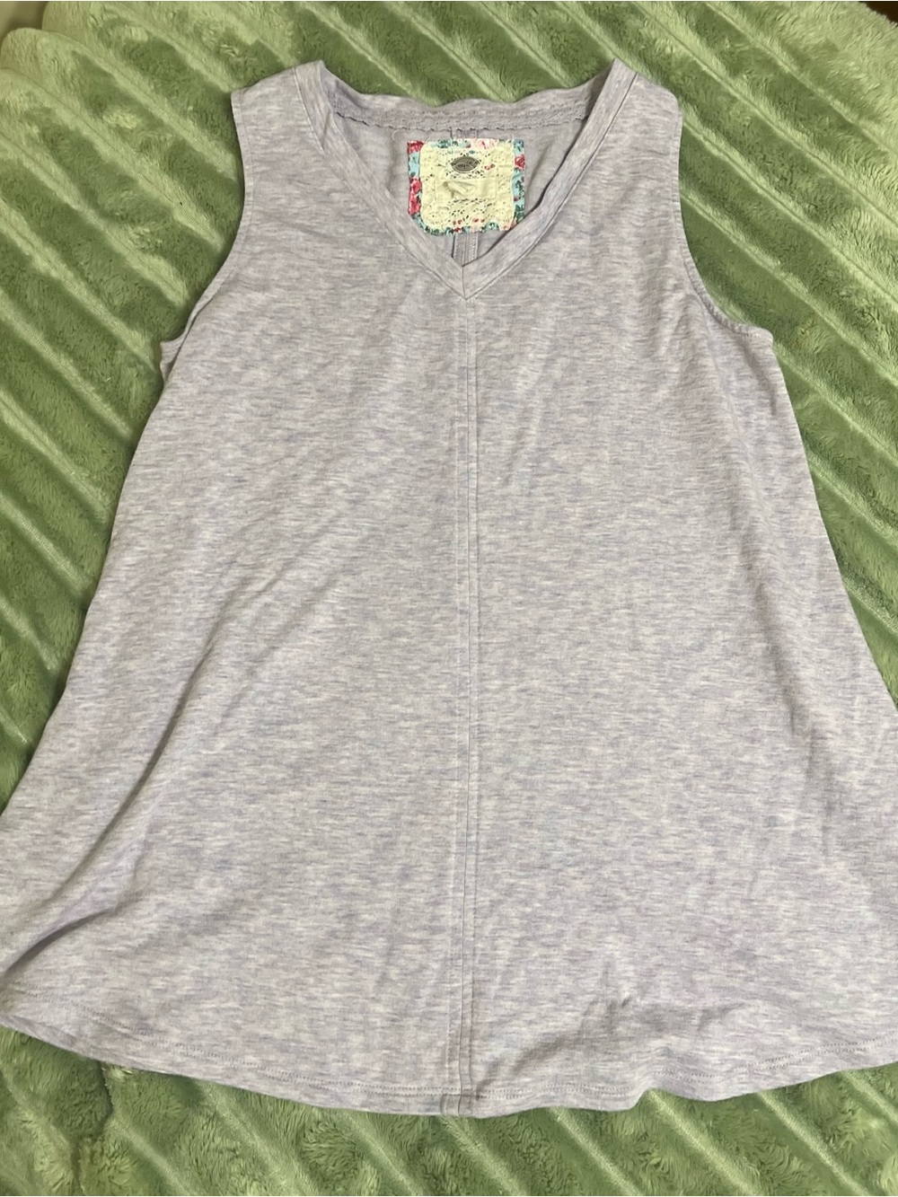 Cupio Light Gray Sleeveless V-Neck Tank Top